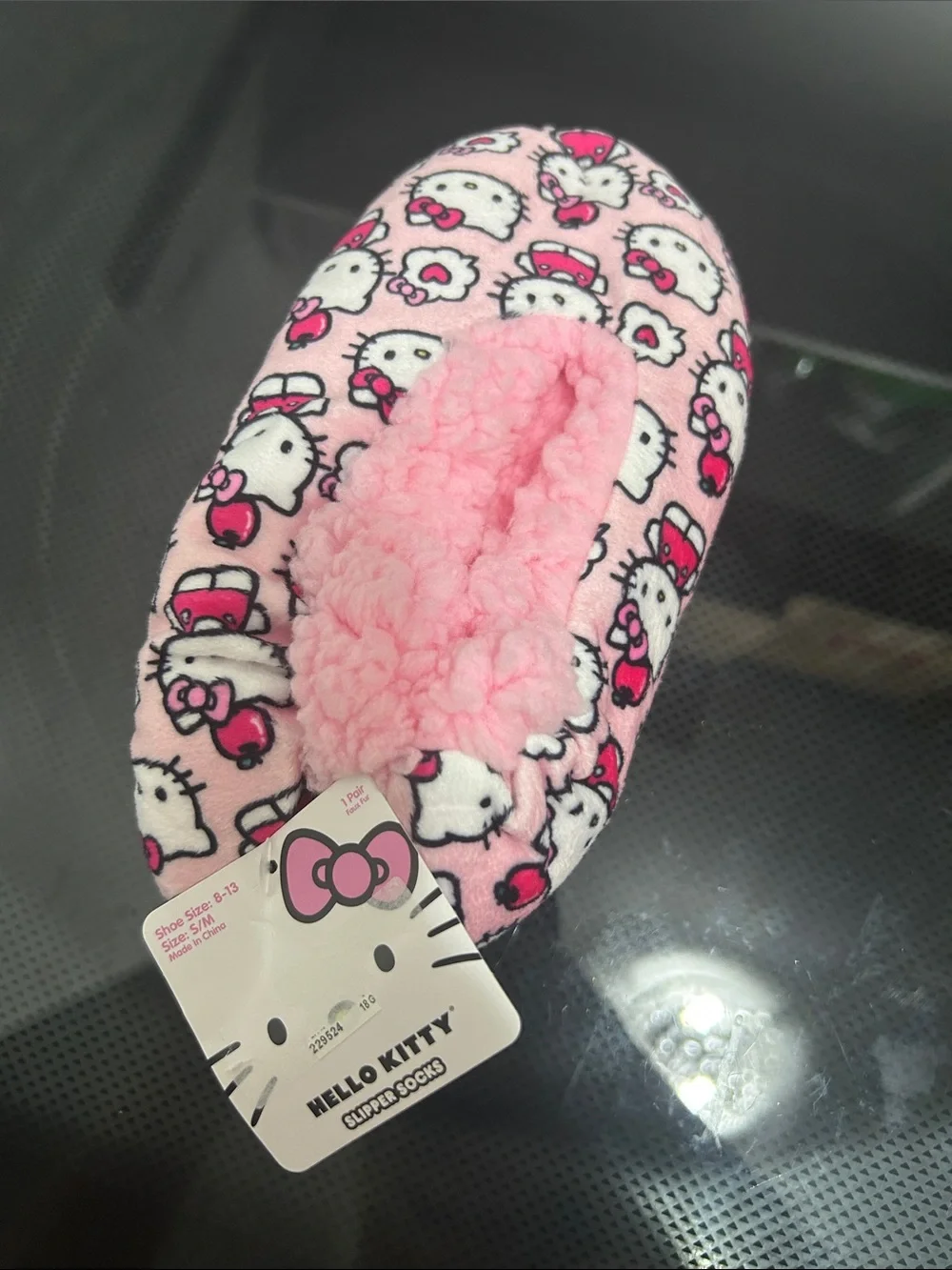 Girls size s/m shoe size 8-13 new nwt hello kitty slipper socks grip bottoms